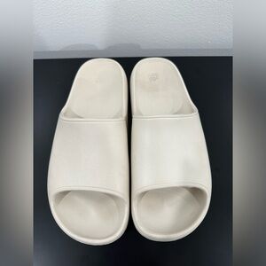 Target Wild Fable Robbie Slides